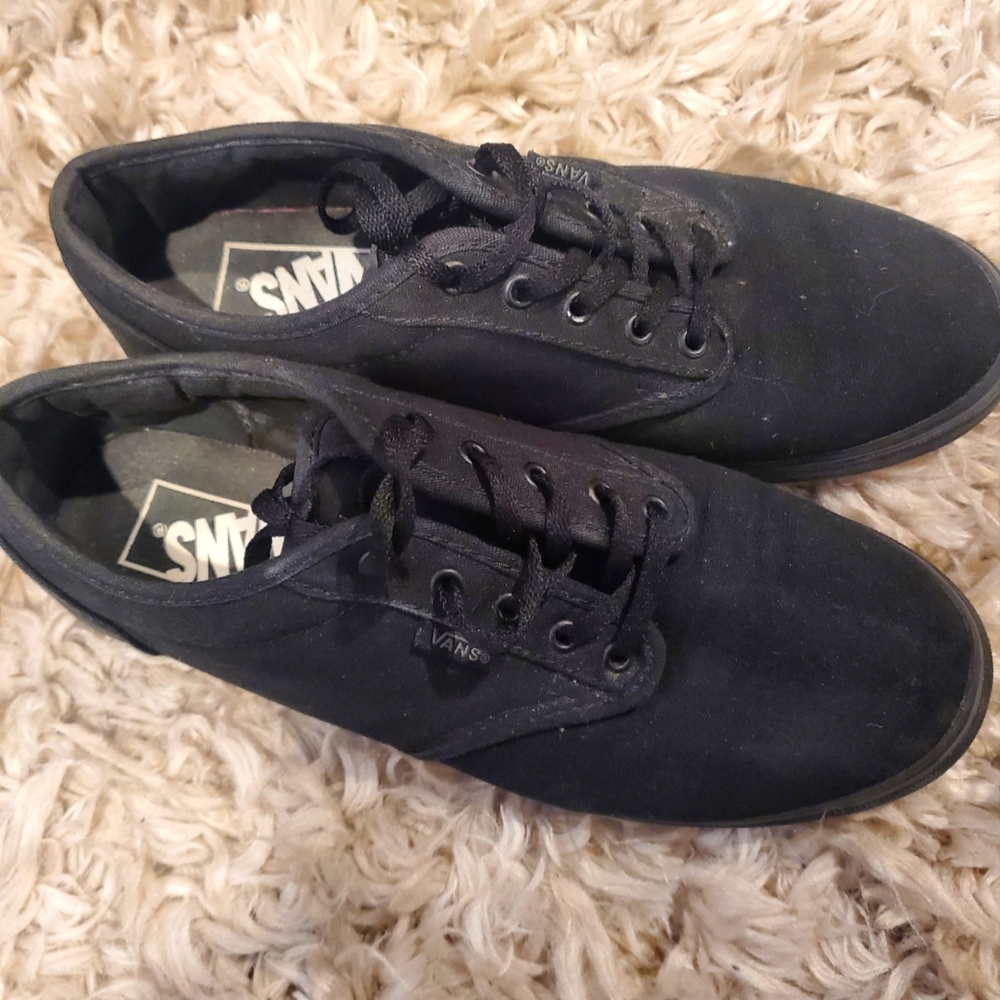 Vans tennis shoes size 7